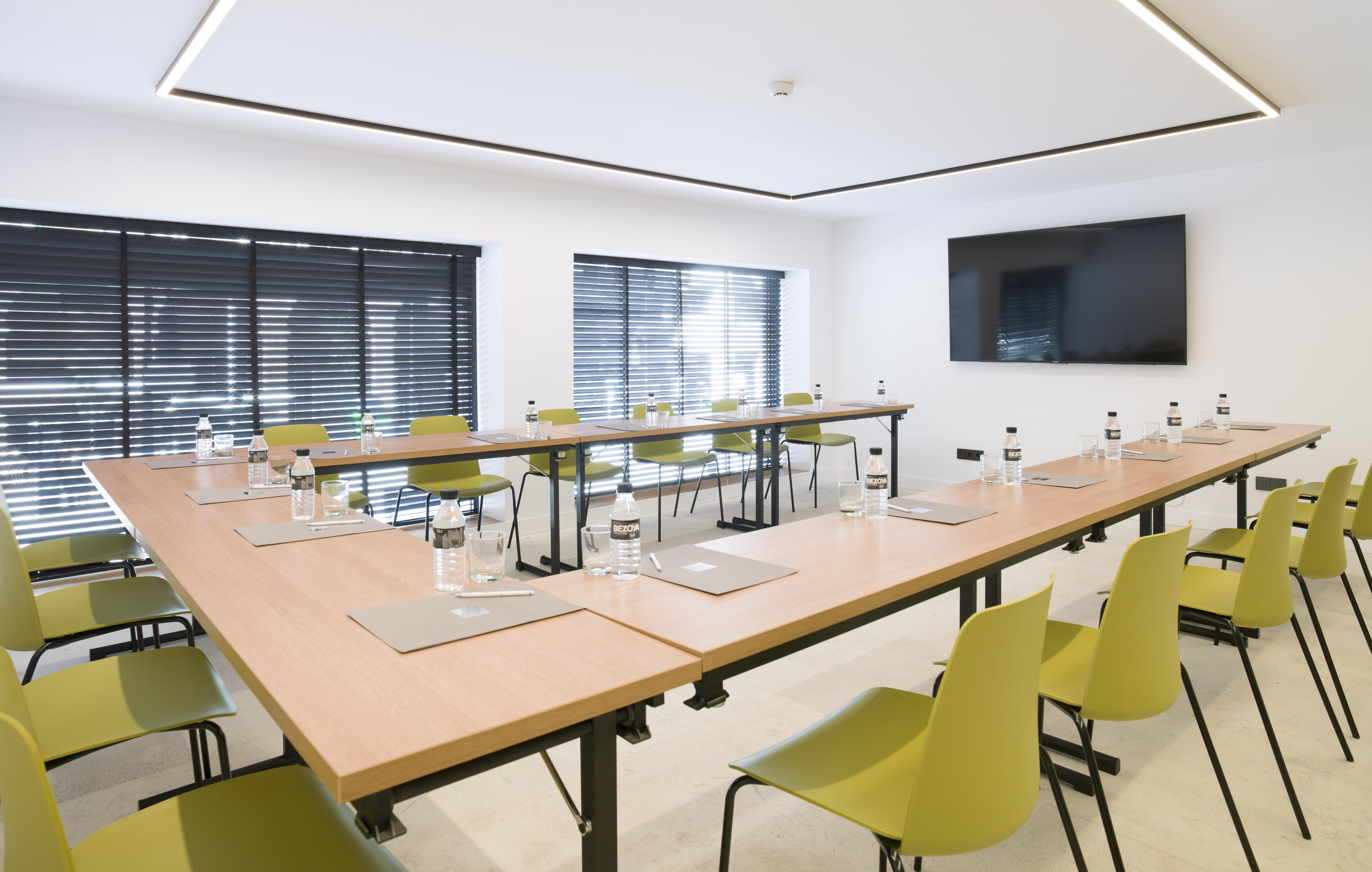 NAKAR Hotel - Meeting room U (2).jpg